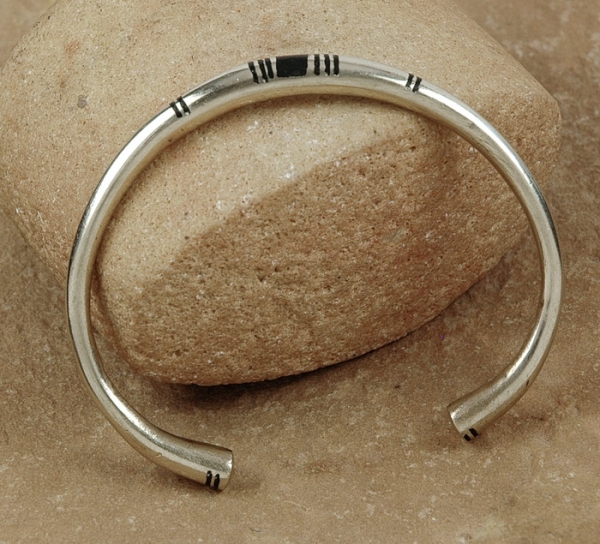 Tuareg Armspange mit Ebenholz Einlagen - Elegant