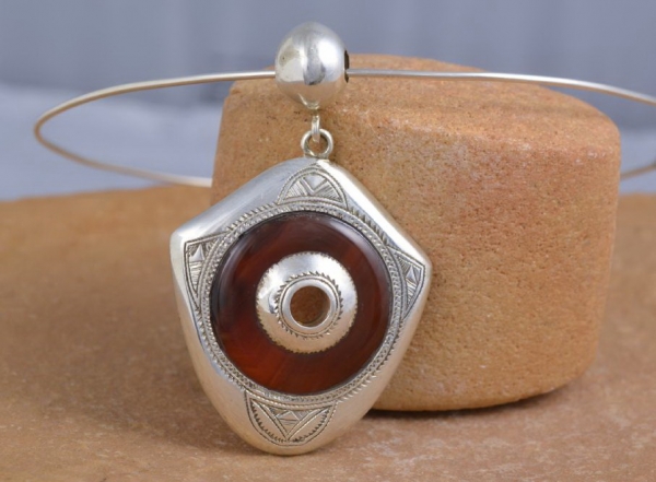 Tuareg Halskette - Modernes Design mit Achat
