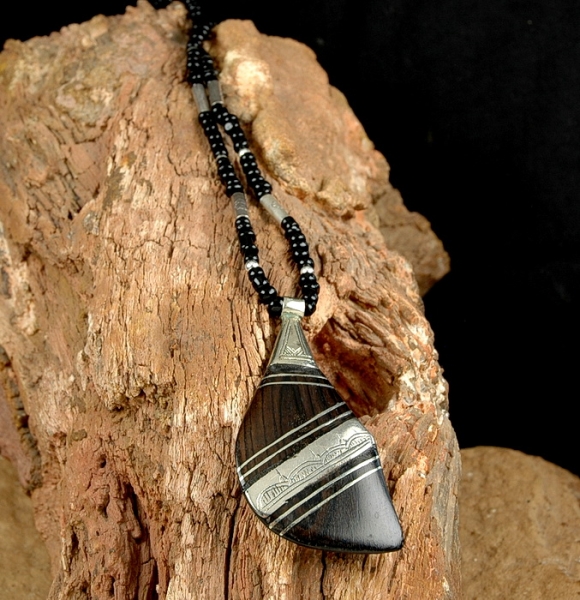 Tuareg Halskette - Eleganter Ebenholz Anhänger