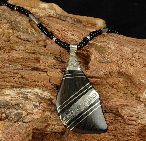 Tuareg Halskette - Eleganter Ebenholz Anhänger