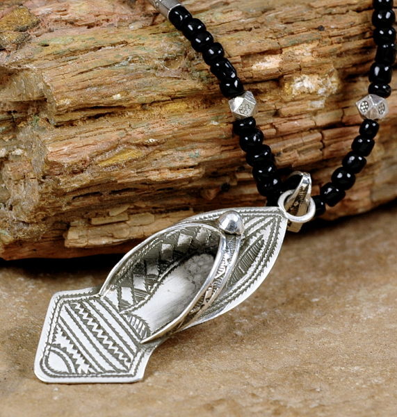 Tuareg Kette mit Sandalen Anhänger - Tuaregschmuck