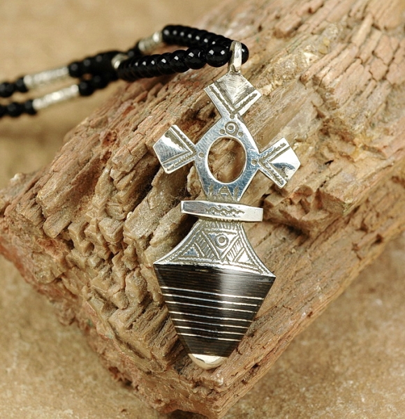 Tuareg Kreuz mit Ebenholz - Taghmert - Tuareg Schmuck