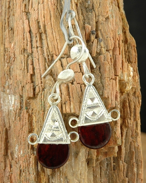 Tuareg Ohrringe - Silber mit rotem Glas Stein