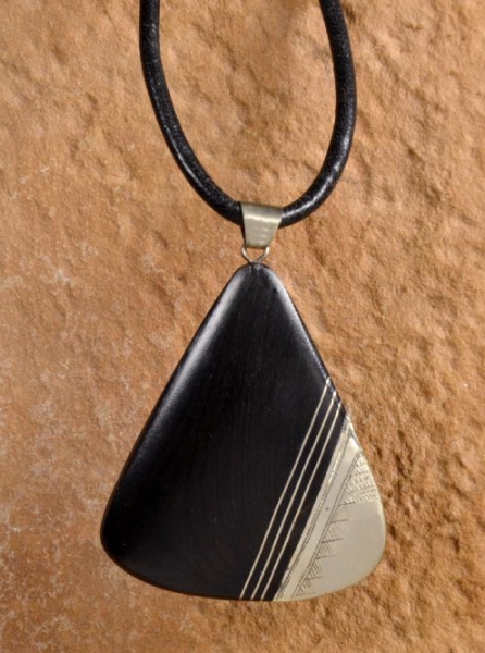 Tuaregkette - Ebenholz Anhänger mit Silber Einlagen